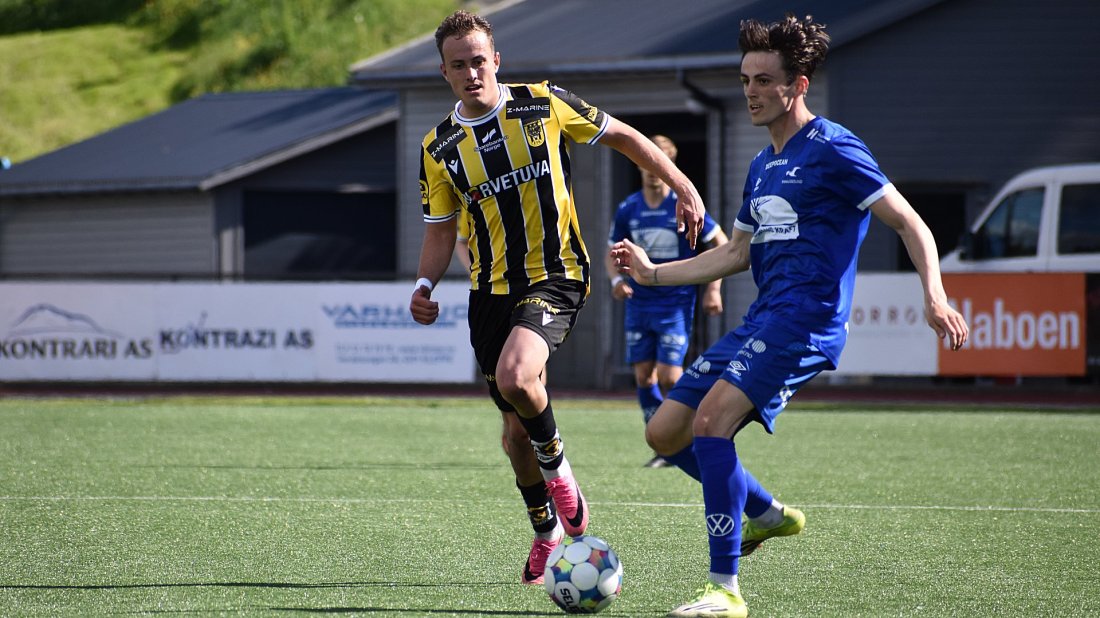 Scott Vatne er tilbake i troppen etter å ha sonet karantene for gule kort mot Sogndal.