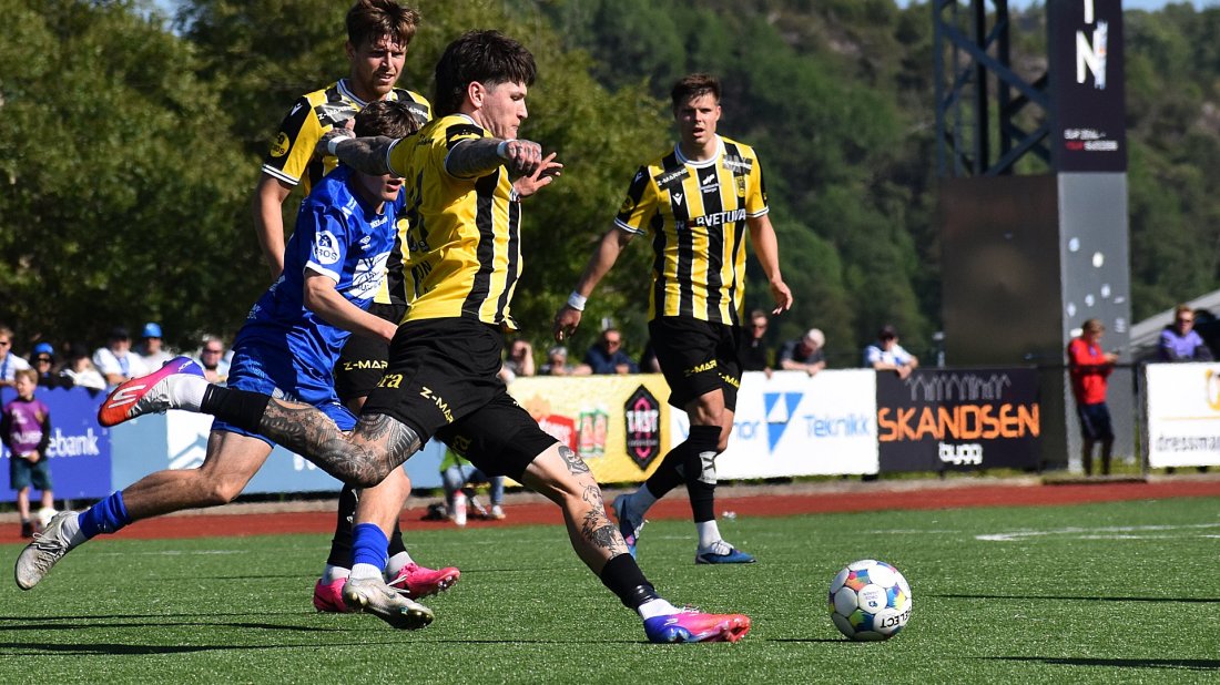 Isak Jönsson er klar til å gi Stabæk kamp om poengene i morgen. Her fra kampen mot Haugesund tidligere i år.