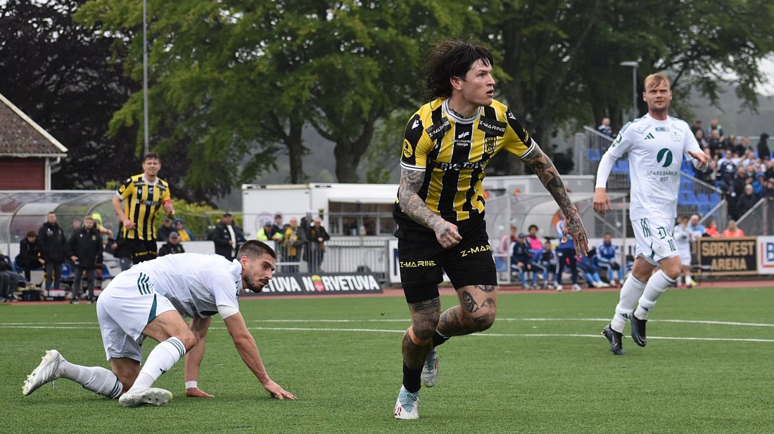 Isak Jönsson og EIK-forsvaret fikk det tøft mot Strømsgodset på XL-Bygg Sørvest Arena og må opp på sitt aller beste om vi skal hente med oss noe fra EIKs første møte med Marienlyst stadion i Drammen.