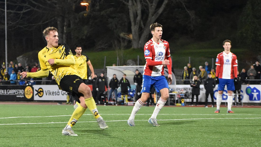 Scott Vatne prikker inn vårt vinnermål mot Lyn i fjorårets cup-omkamp.