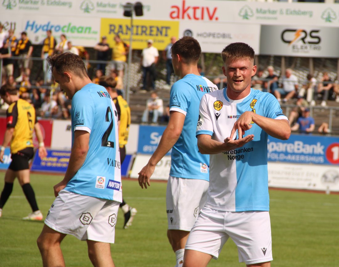 Mathias Sauer feirer sitt andre mål. Foto: Ørjan Nodland