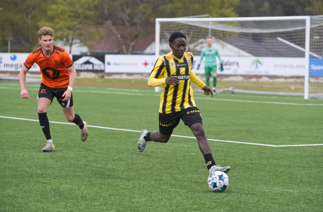 Mactar Sylla måtte gå av i pausen med en mindre skade
