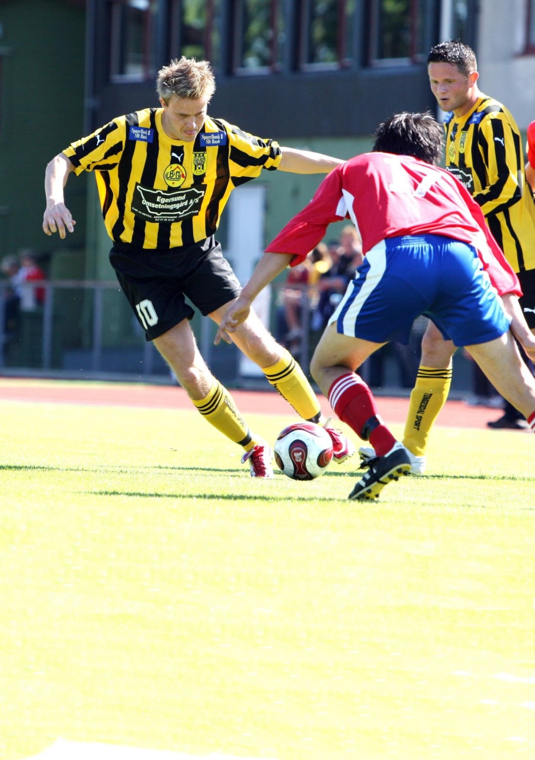 454 KAMPER: Hunnestad topper adelskalenderen med 454 A-lagskamper for EIK. Her i aksjon mot Bjerkreim i 2007. Foto: Olaf Omdal, Dalane Tidende