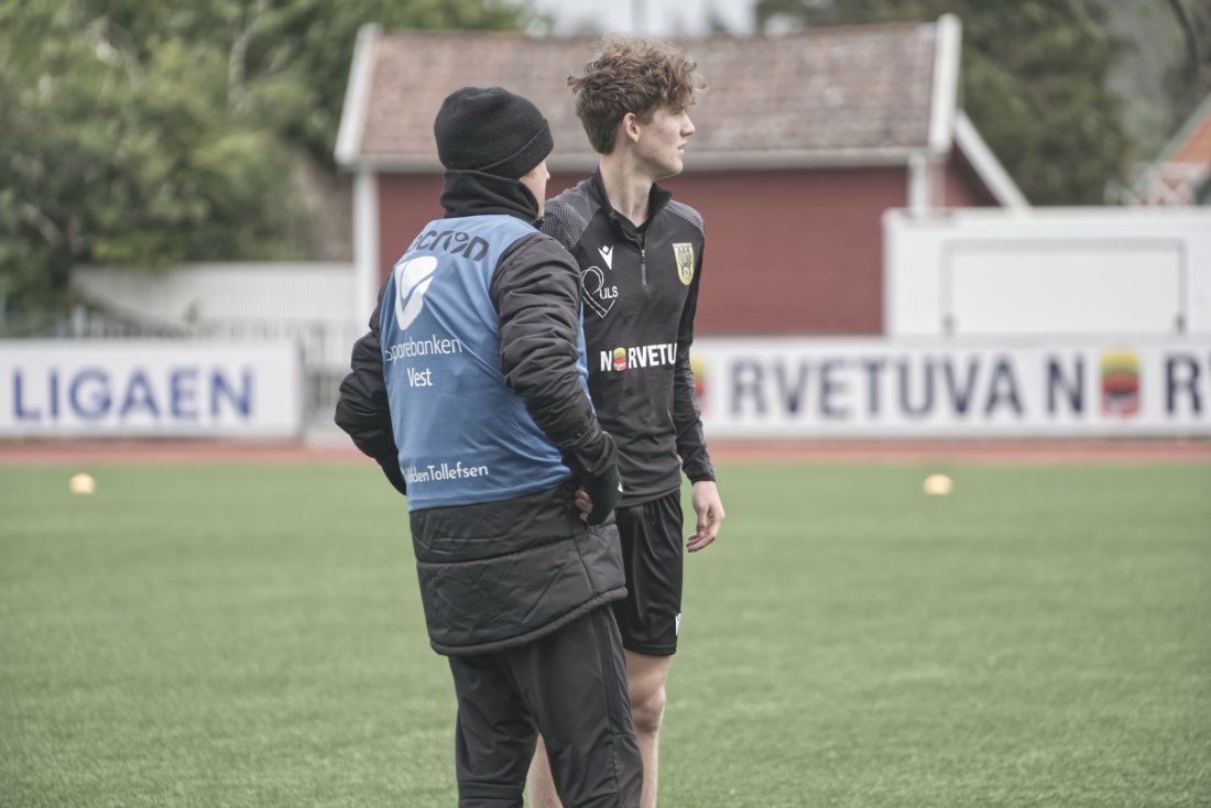 Patrik og Olliver i samtale under dagens økt