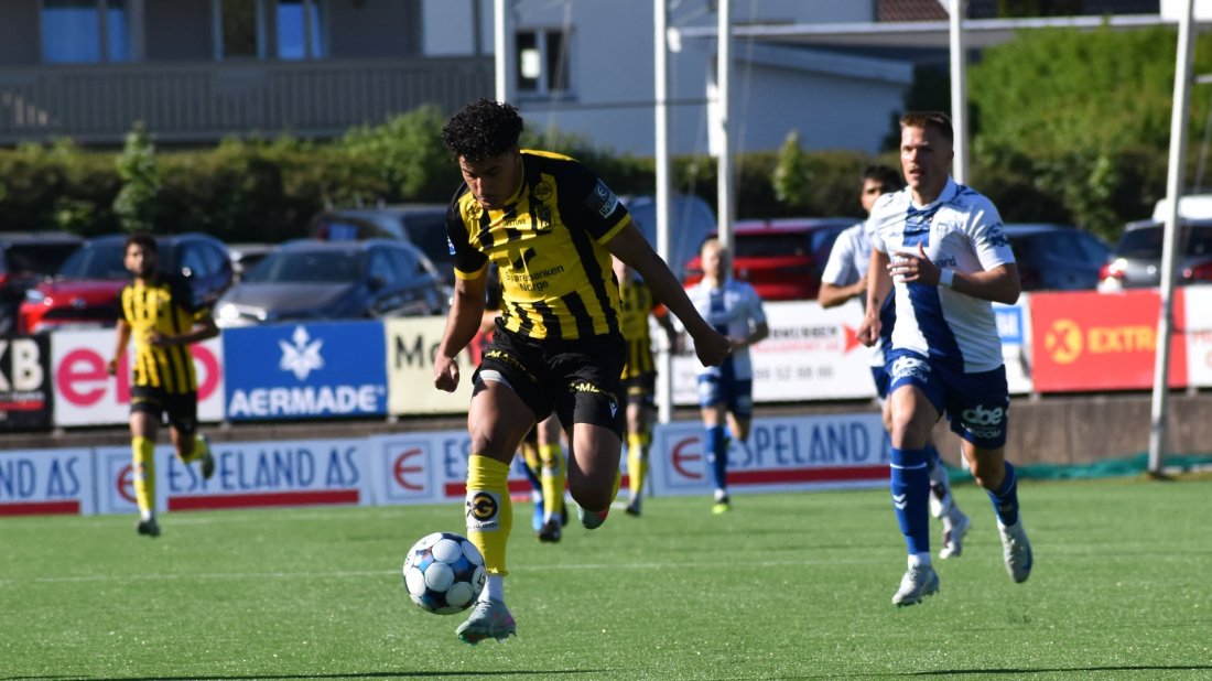 Othmane Salama på farten mot Sarpsborg 08.